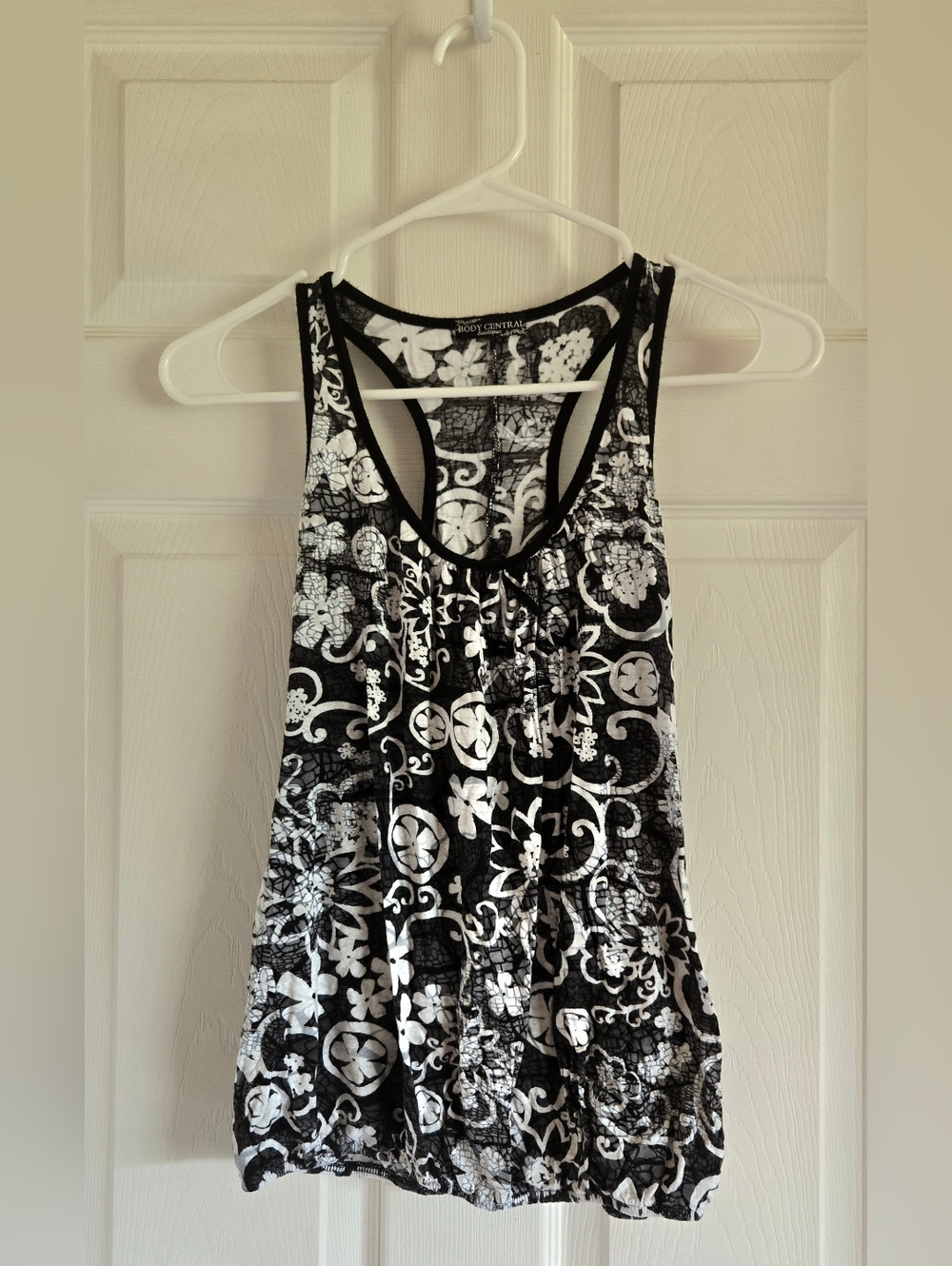 Body Central Black and White Floral Scoop Neck Tank TRUE Y2K VINTAGE!